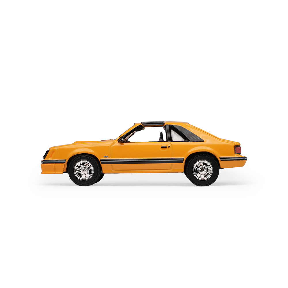 Fox Mustang - Medium Vanilla